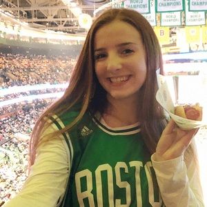 Meet your Posher, Julia